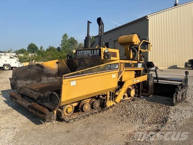 CAT AP-650B Asfaltsläggningsmaskiner
