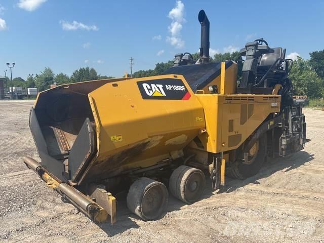 CAT AP1000F Asfaltsläggningsmaskiner