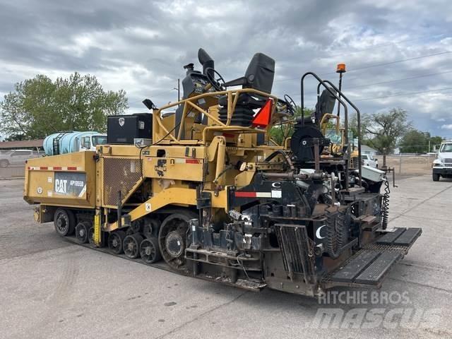 CAT AP1055D Asfaltsläggningsmaskiner