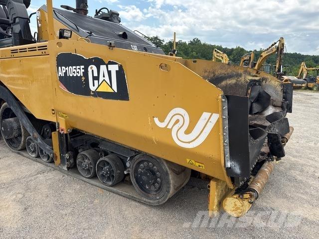 CAT AP1055F Asfaltsläggningsmaskiner