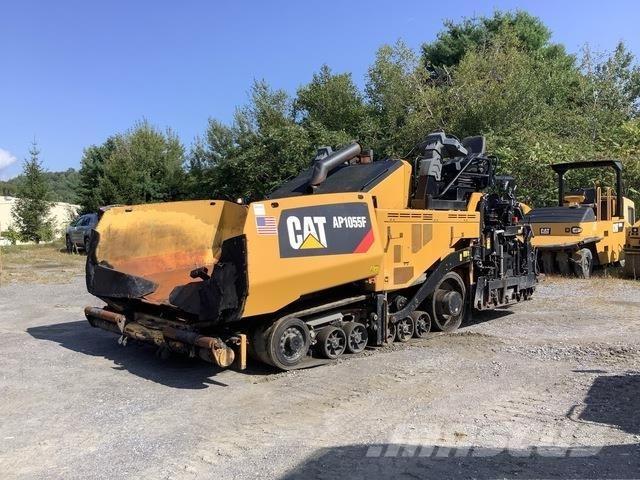 CAT AP1055F Asfaltsläggningsmaskiner