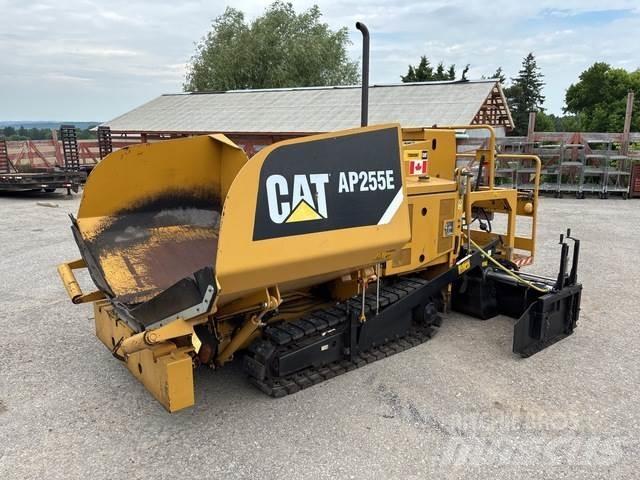 CAT AP255E Asfaltsläggningsmaskiner