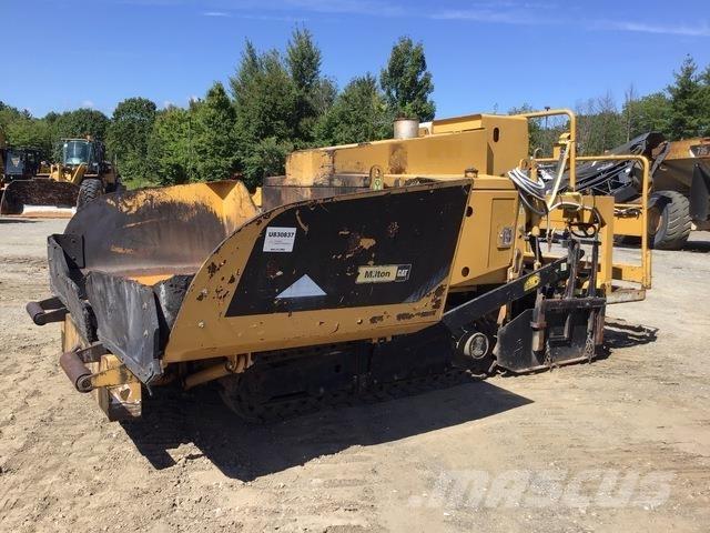 CAT AP255E Asfaltsläggningsmaskiner