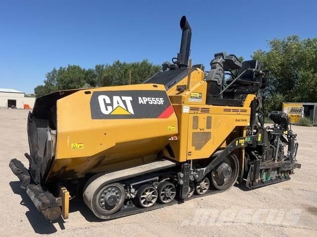 CAT AP555F Asfaltsläggningsmaskiner