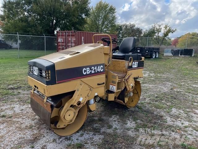 CAT CB-214C Tvåvalsvältar