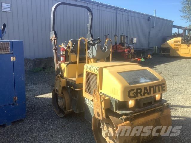 CAT CB-224E Tvåvalsvältar