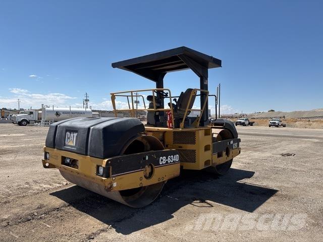 CAT CB-634D Tvåvalsvältar