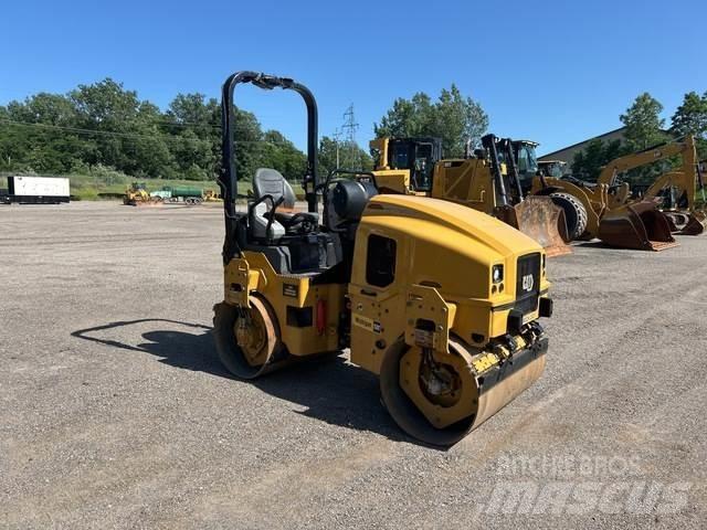 CAT CB2.7 Tvåvalsvältar