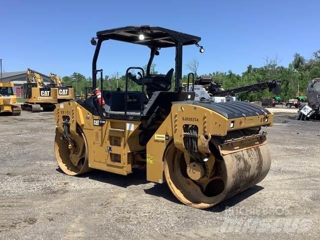 CAT CB54B Tvåvalsvältar