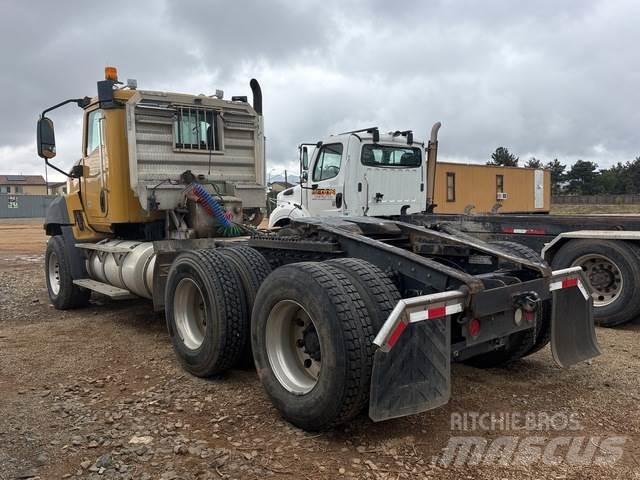 CAT CT660S Dragbilar