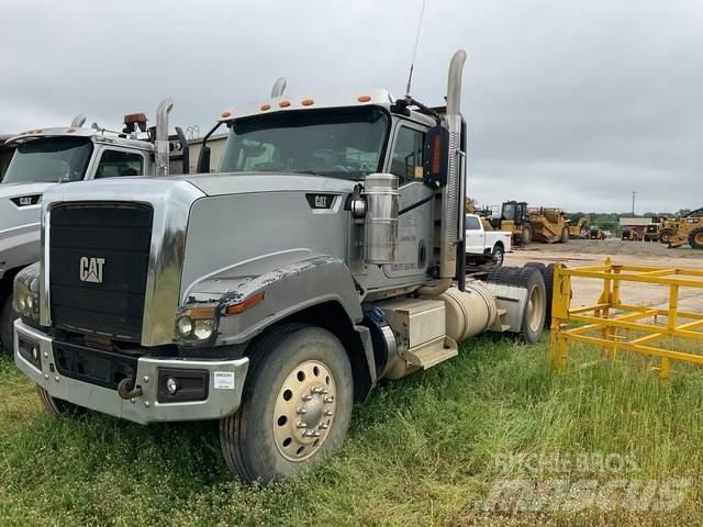 CAT CT680 Dragbilar