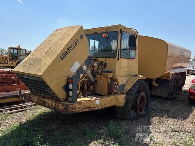 CAT D300D Vattentankbilar