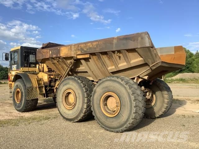 CAT D400E Midjestyrd dumper
