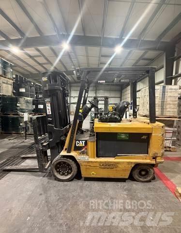 CAT E8000 Elmotviktstruckar