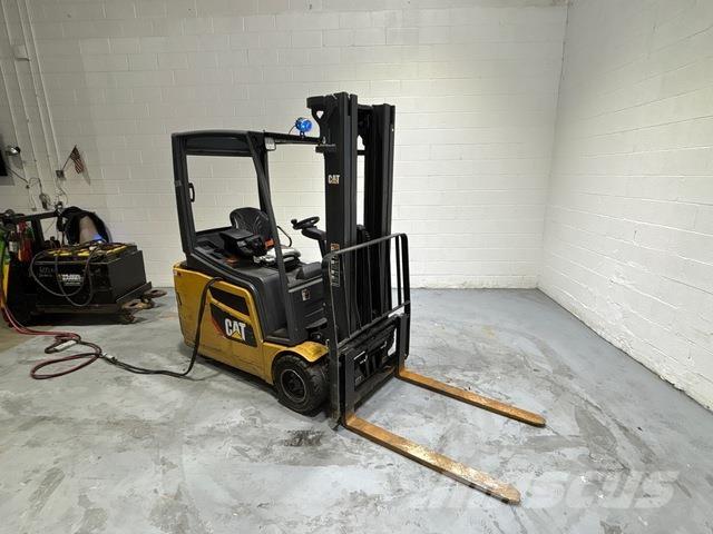 CAT MH 2ET3500 Elmotviktstruckar