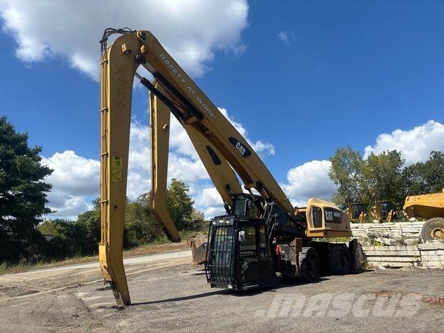 CAT MH3037 Avfalls / industri hantering