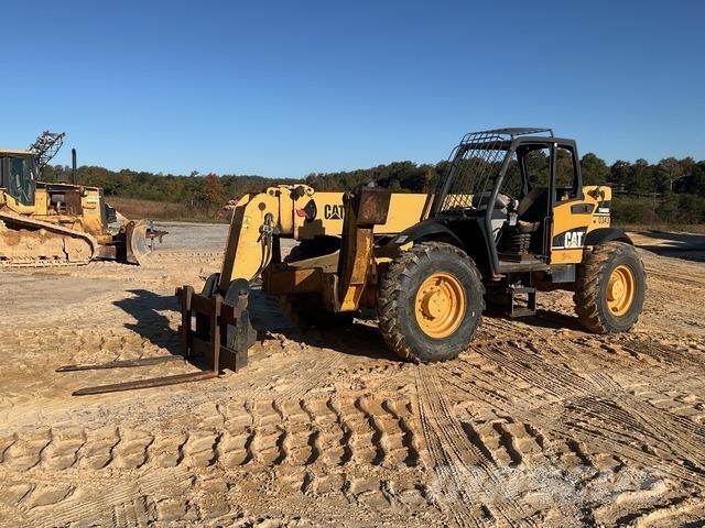 CAT TH460B Teleskoplastare