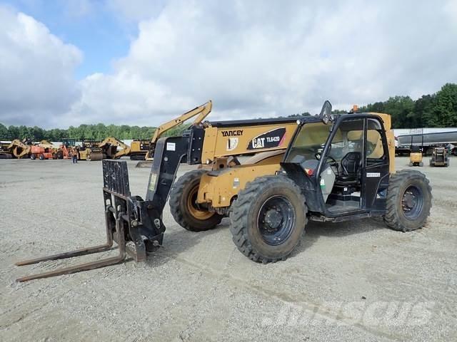 CAT TL642D Teleskoplastare