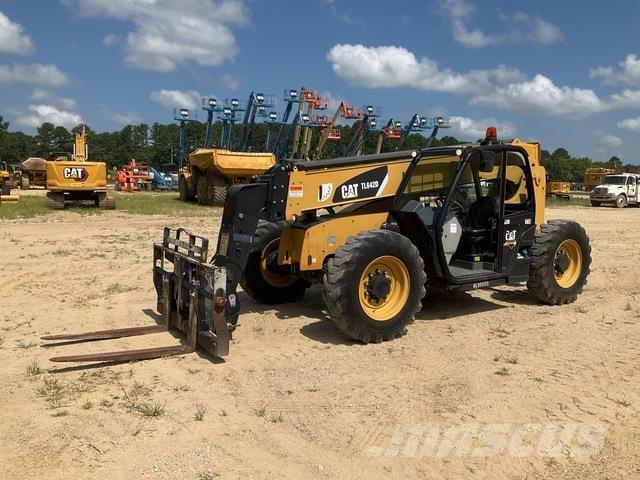 CAT TL642D Teleskoplastare