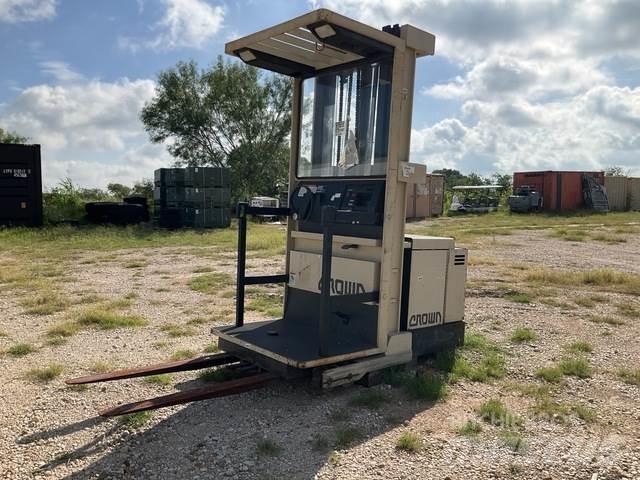 Crown  Plocktruck, mediumlyftande