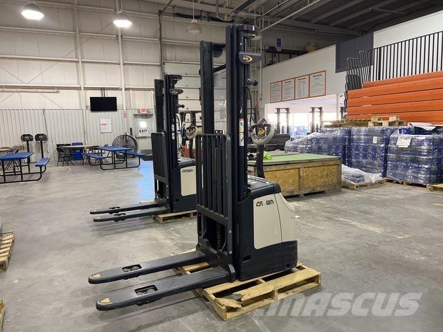 Crown ES 4000 Staplare