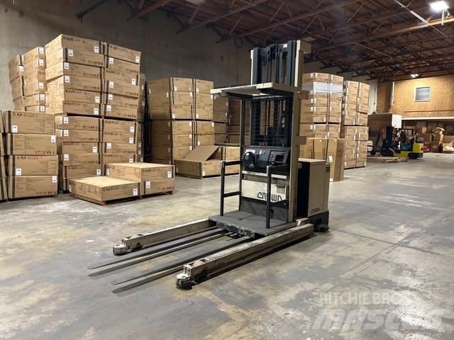 Crown SP Plocktruck, mediumlyftande