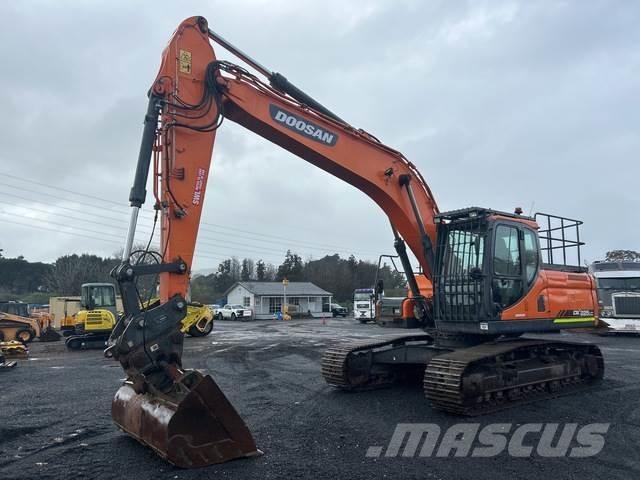 Doosan DX225LC Bandgrävare