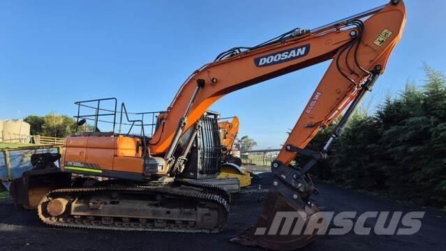 Doosan DX225LC Bandgrävare