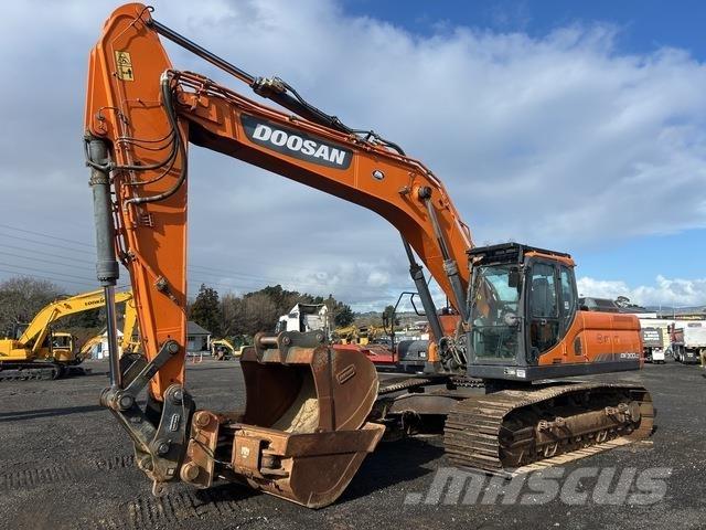 Doosan DX300LC Bandgrävare