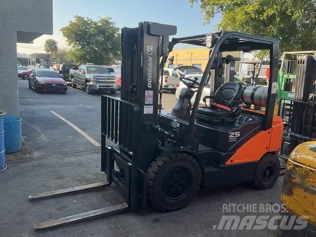 Doosan G25E-7 Entreprenad - Övrigt