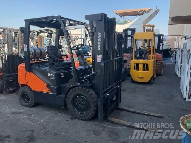 Doosan G25E-7 Entreprenad - Övrigt