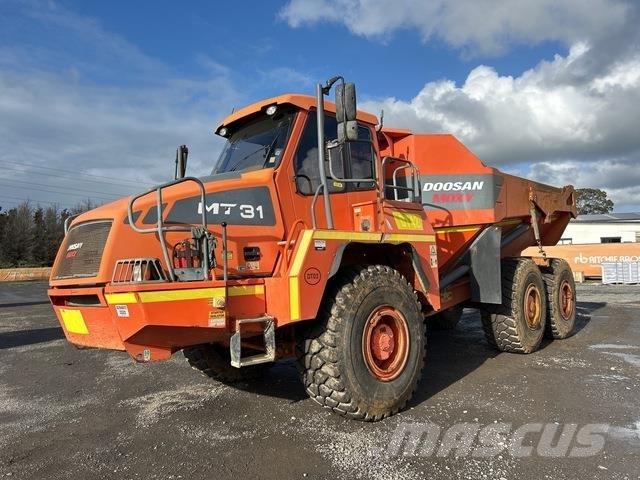 Doosan MT31 Midjestyrd dumper