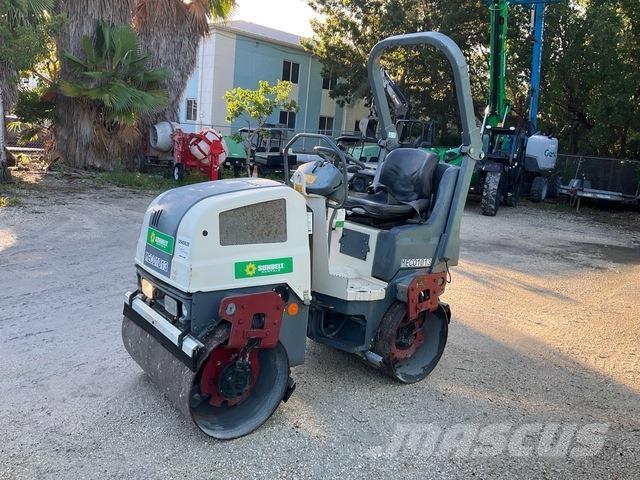 Dynapac CC1000 Tvåvalsvältar