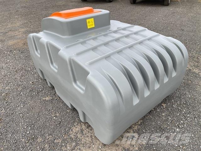  EXEQ DD1000 Bränsle och tillsatstankar