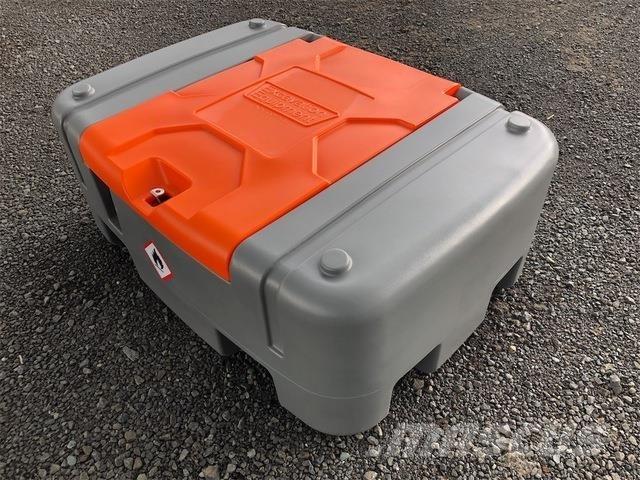  EXEQ DD210 Bränsle och tillsatstankar