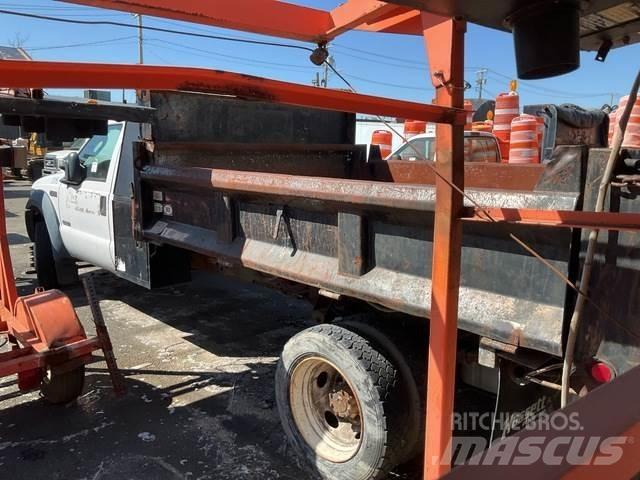 Ford 550 Tippbilar
