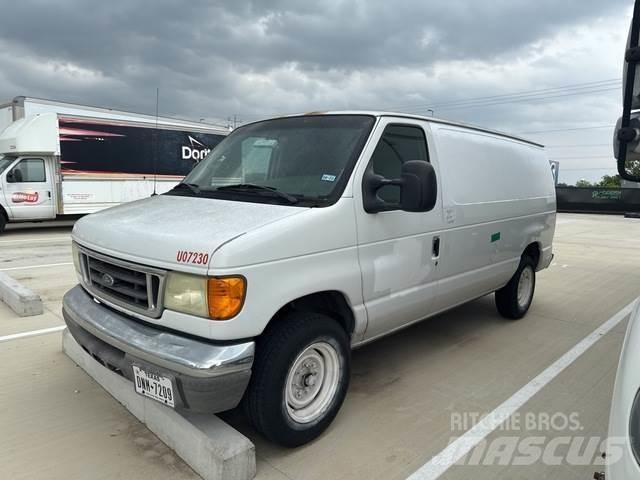 Ford E-150 Lätta skåpbilar