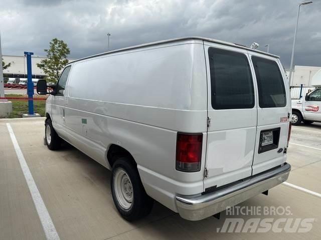 Ford E-150 Lätta skåpbilar