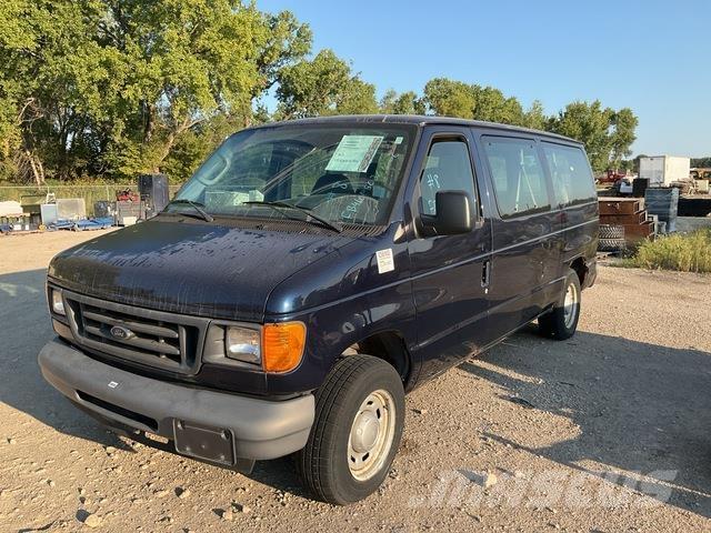 Ford E-150 XL Personbilar