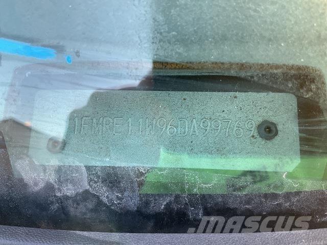 Ford E-150 XL Personbilar