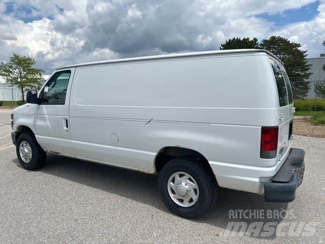 Ford E-250 Lätta skåpbilar