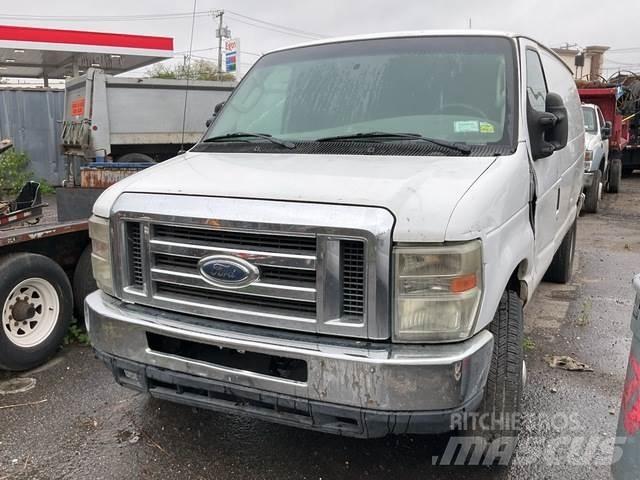 Ford E-350 Lätta skåpbilar