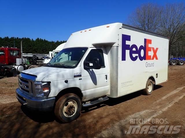 Ford E-350 Skåpbilar