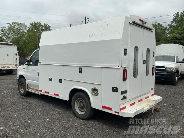 Ford E-350 Flakbilar/Pickuper