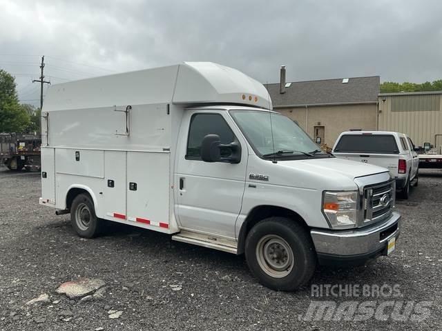 Ford E-350 Flakbilar/Pickuper