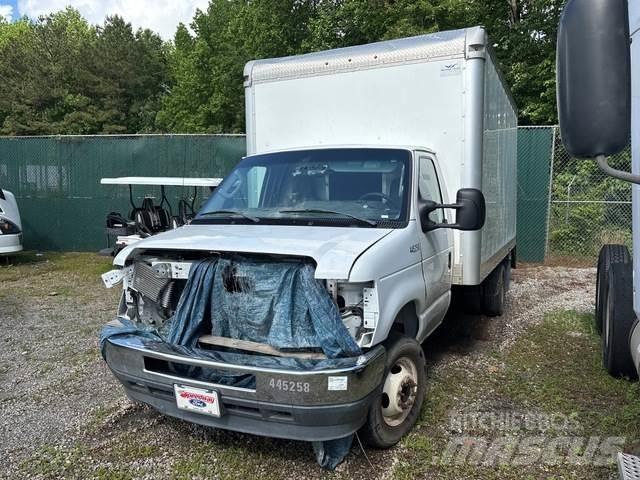 Ford E-350 Skåpbilar