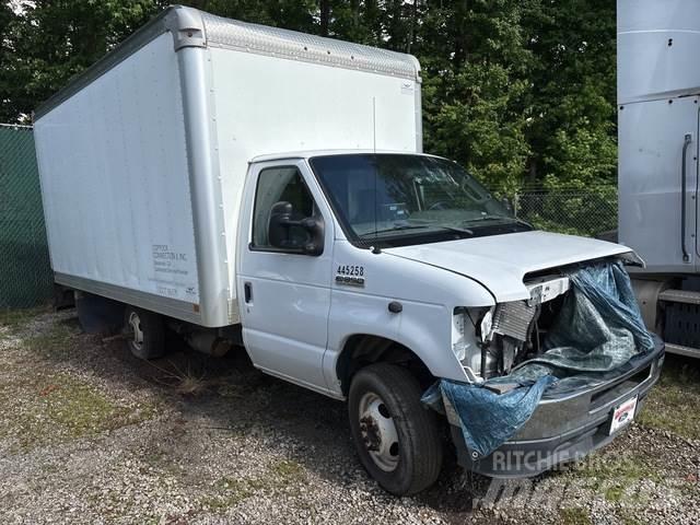 Ford E-350 Skåpbilar