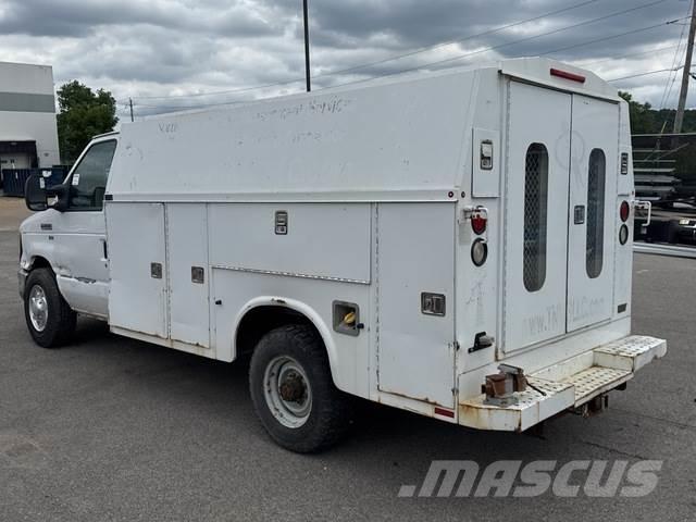 Ford E-350 Flakbilar/Pickuper