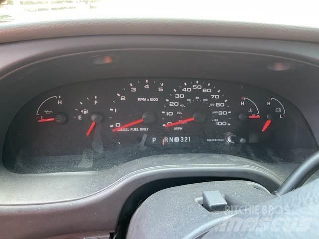 Ford E 350 Lätta skåpbilar