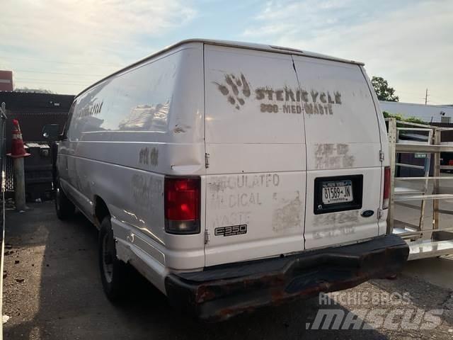Ford E-350 Lätta skåpbilar